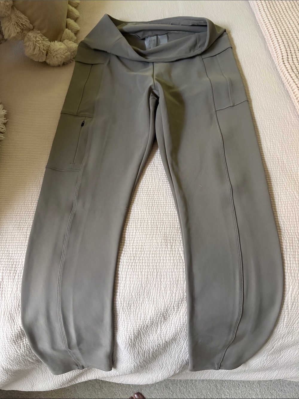 Calia High-Rise Pocket Leggings in Olive Gray Size Medium Regular Length